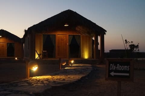 Sama Ras Al Jinz, Room