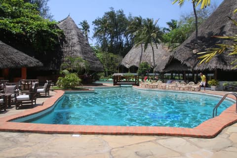 Blue Bay Village, Pool