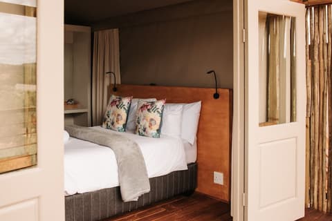 Ndhula Luxury Tented Lodge, Room