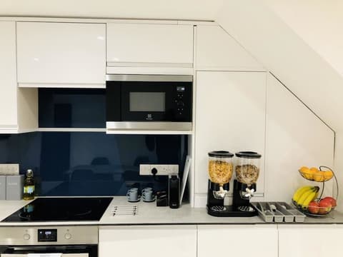 Oxford Studios, Private kitchen