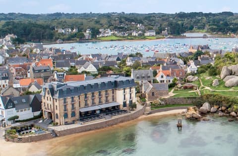 Le Castel Beau Site, Aerial view