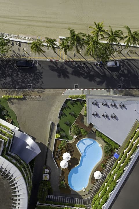 Homm Bliss Southbeach Patong, Front of property