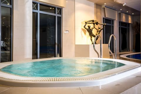 Vestlia Resort, Indoor spa tub