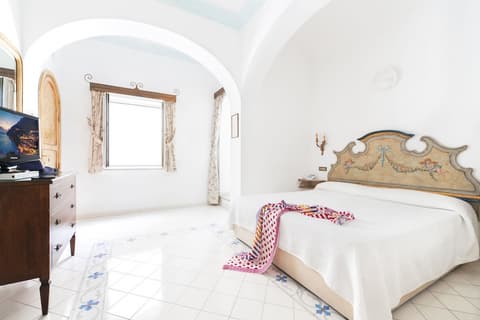 Villa Flavio Gioia, Room