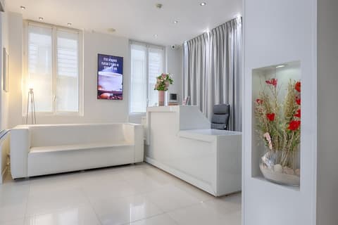 BLC Design Hotel, Reception