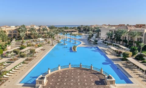 JAZ Aquamarine, Outdoor pool