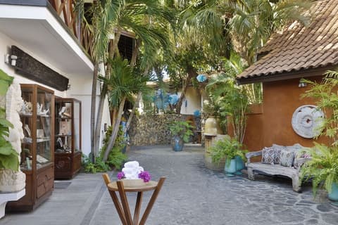 Baoase Luxury Resort, Reception