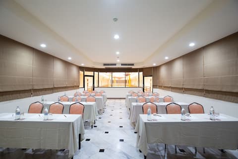 Imm Hotel Thaphae Chiang Mai, Meeting facility