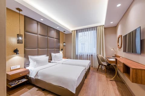 Continental Hotel Budapest, Room