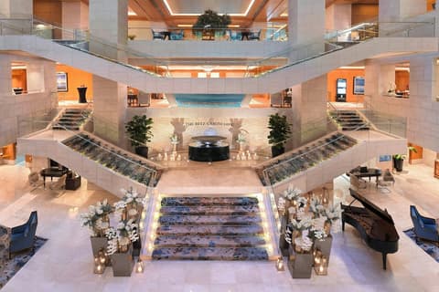 The Ritz-Carlton, Dubai International Financial Centre, Lobby