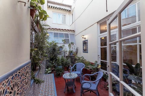 Hotel Colonial Salta, Property grounds