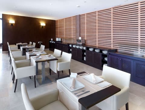 NH Campo De Gibraltar, Breakfast area