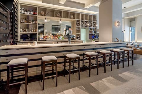 Hilton New York Fashion District, Bar (on property)