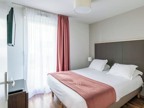 Séjours & Affaires Caen Le Clos Beaumois, Room