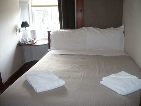 Edinburghhouse Hotel, Room