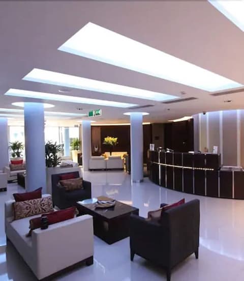 Rafayel on the Left Bank, Lobby