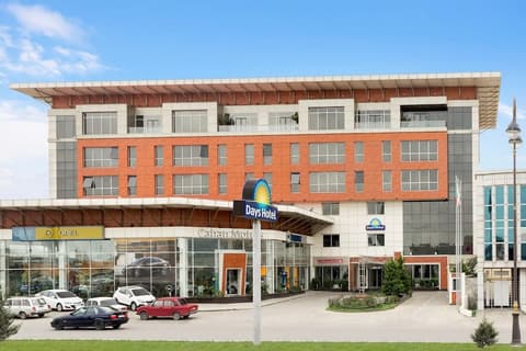 Days Hotel by Wyndham Baku, Exterior