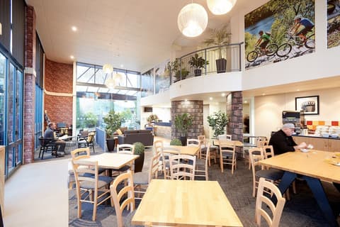 Ventura Inn & Suites Hamilton, Lobby lounge