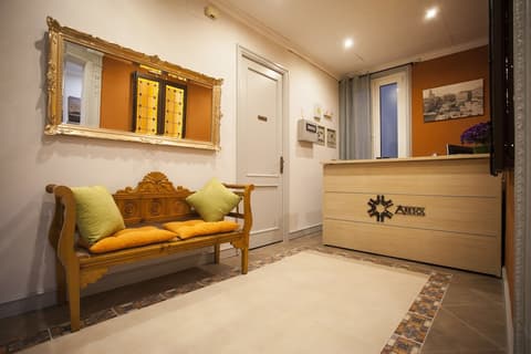 Hostal Aresol, Reception