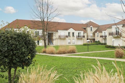 Zenitude Hôtel - Résidences Roissy Village, Garden