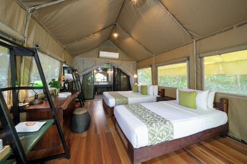 Hintok River Camp at Hellfire Pass, Room