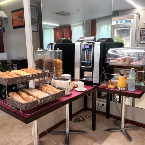 Hotel Capitole, Buffet