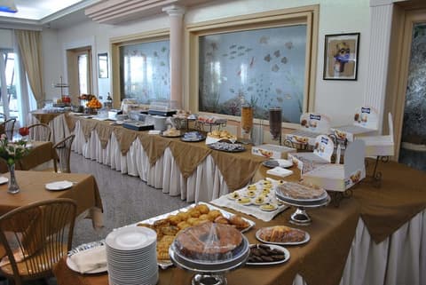 Hotel Mediterraneo, Breakfast area