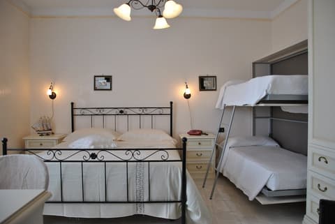 Hotel Mediterraneo, Room
