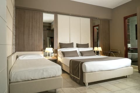 Hotel Lafayette, Room