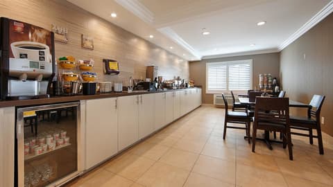 Best Western Burbank Airport Inn, Breakfast area