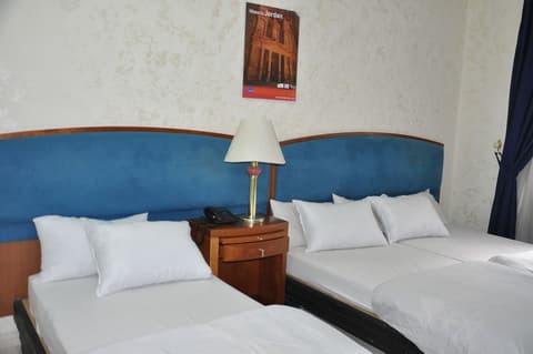 New Park Hotel, Room