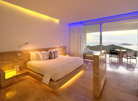 Encanto Acapulco, Room