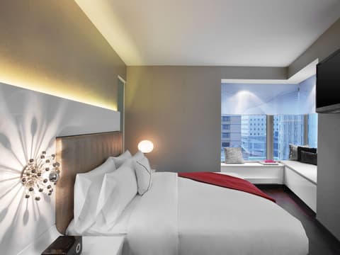 The Washington, Room