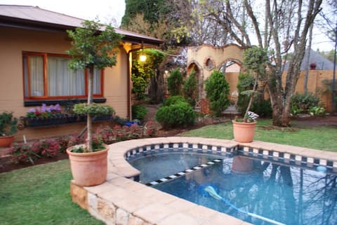 Hampton House, Outdoor pool