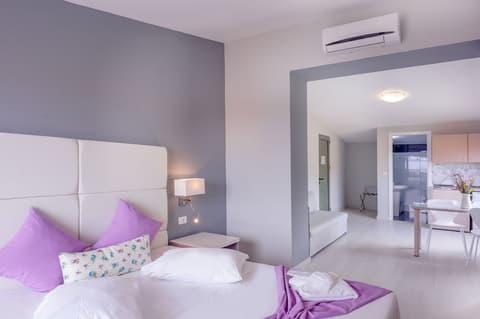 Sunrise Village Hotel, Room