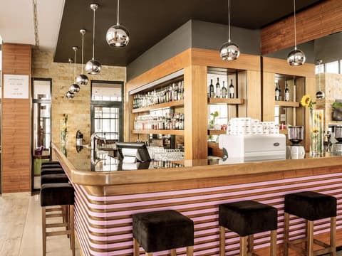 Mercure Warszawa Airport, Bar (on property)