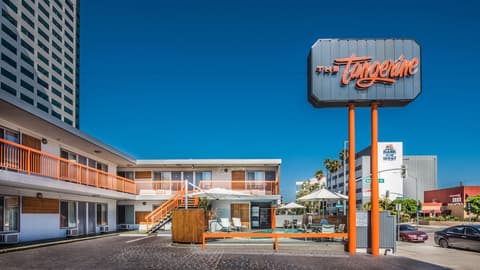 The Tangerine - A Burbank Hotel, Exterior