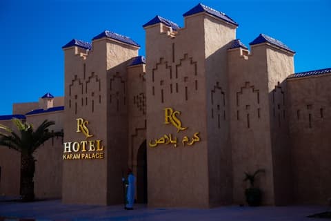 Hotel Karam Palace, Exterior