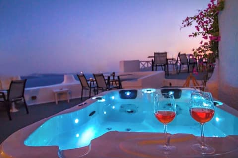 Alexander's Suites, Room