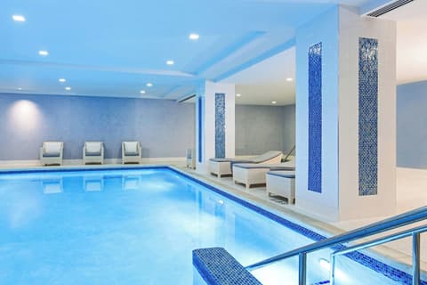 JW Marriott Chicago, Pool