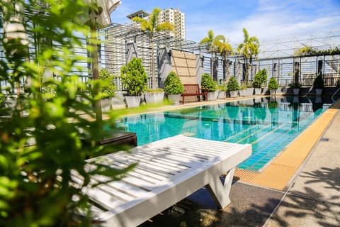 Northgate Ratchayothin, Rooftop pool