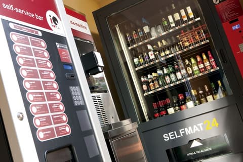 iQ Hotel Roma, Vending machine