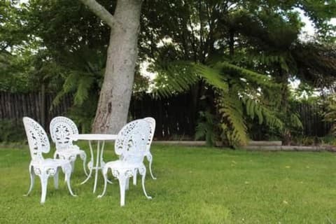 Fairy Springs Motel, Exterior detail