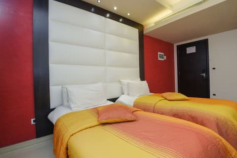 Hollywood Inn Hotel, Room