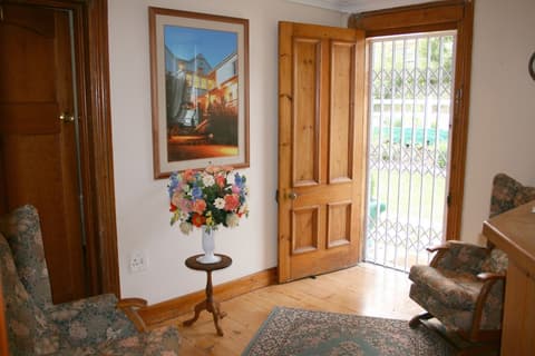 Knysna Manor House, Interior entrance