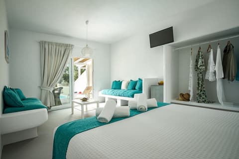 Sea Sound - White Katikies, Room