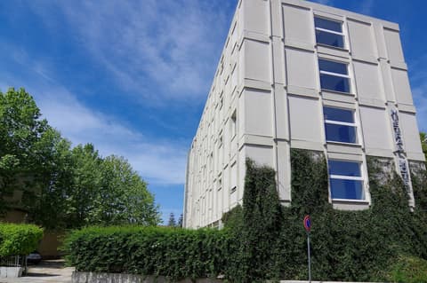 Mistral Hotel, Exterior