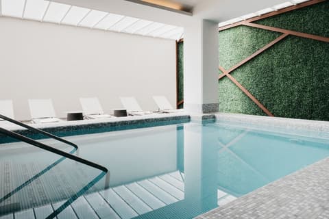 Hotel Crown Victoria, Indoor pool