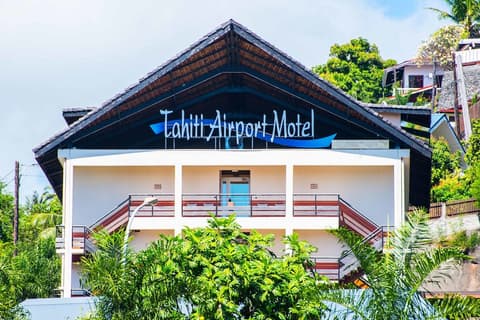 Tahiti Airport Motel, Front of property