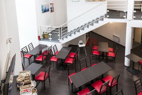 initial by balladins Béthune, Breakfast area